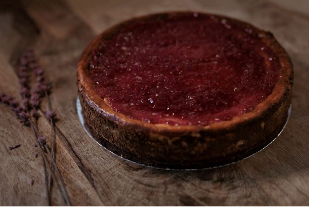 Tarta de Queso con Chocolate blanco y cobertura de Frutos del Bosque